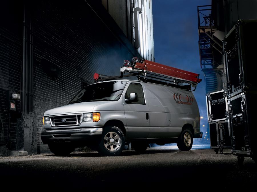  Ford E Series 2003 года  (фото 7 из 18)